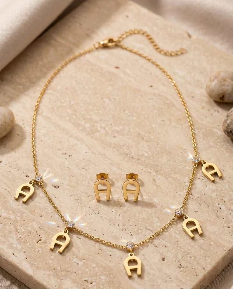Woman Elegant Gold Jewelry Set